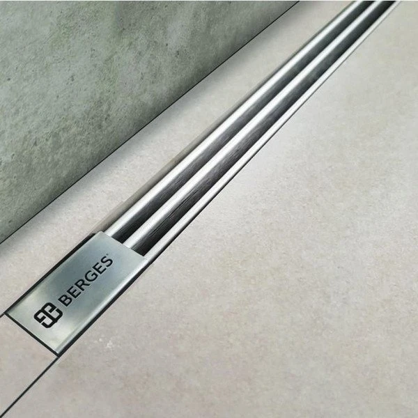 Душевой лоток Berges Super Slim 090153 с решеткой 70x9 см, боковой выпуск, с возможностью изменения длины, цвет хром матовый