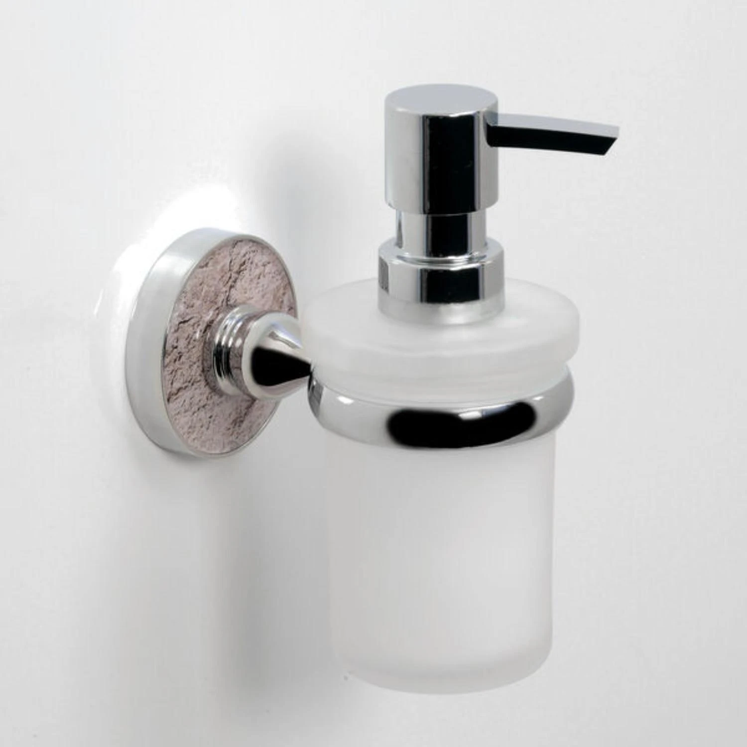 Дозатор WasserKRAFT Nau K-77099 для жидкого мыла, подвесной, цвет хром / декоративный травертин - фото 1