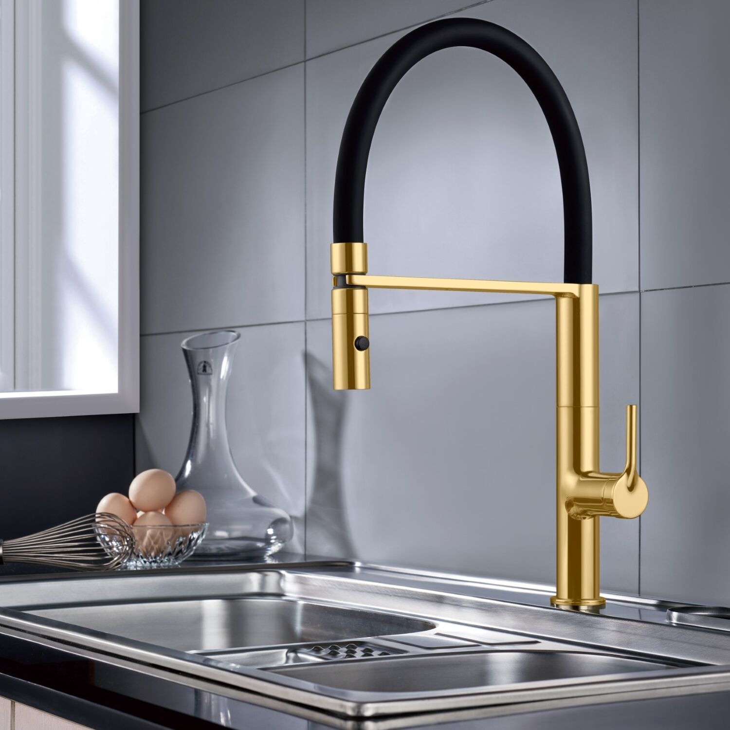 Смеситель Vincea VKF-114BG для кухни, с гибким изливом, цвет брашированное золото - фото 1