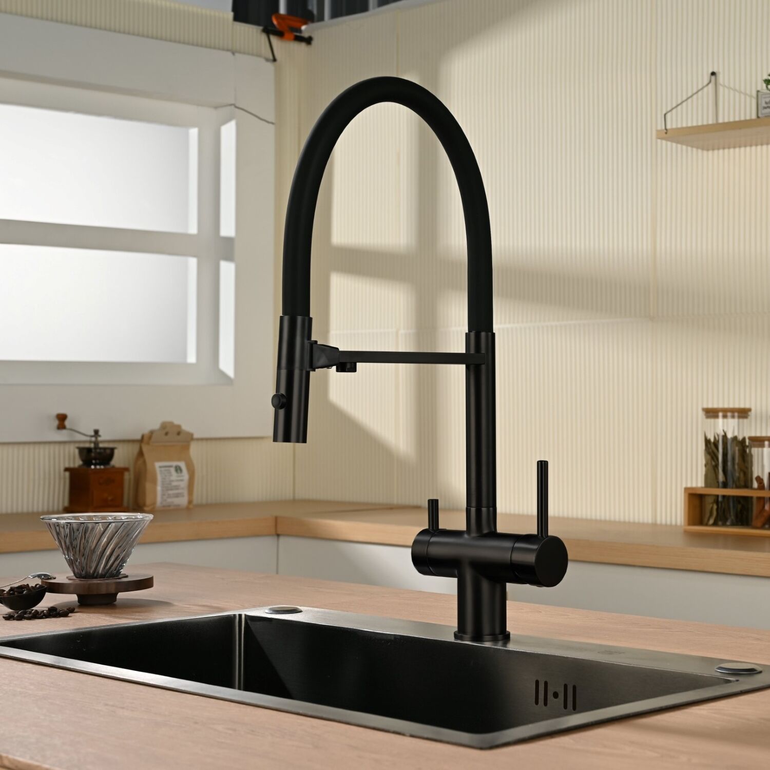 Смеситель Vincea VKF-120MB для кухни, с гибким изливом, цвет черный - фото 1