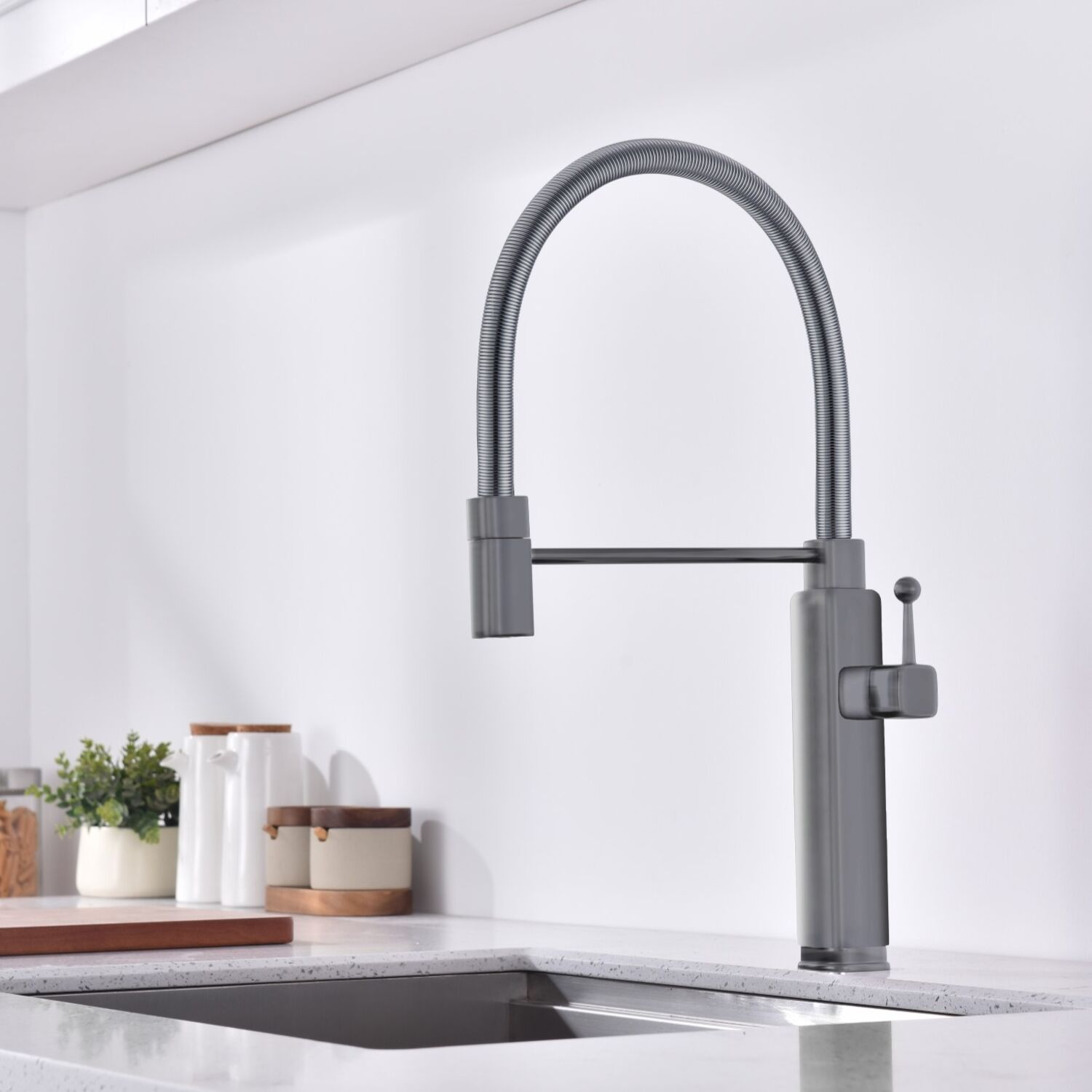 Смеситель Vincea VKF-101GM для кухни, с гибким изливом, цвет вороненая сталь - фото 1
