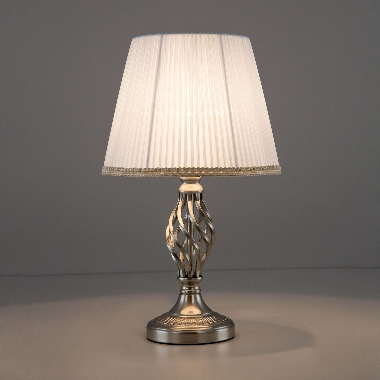 Настольный светильник Citilux Вена CL402811, арматура хром, плафоны текстиль хром / бежевый - фото 1