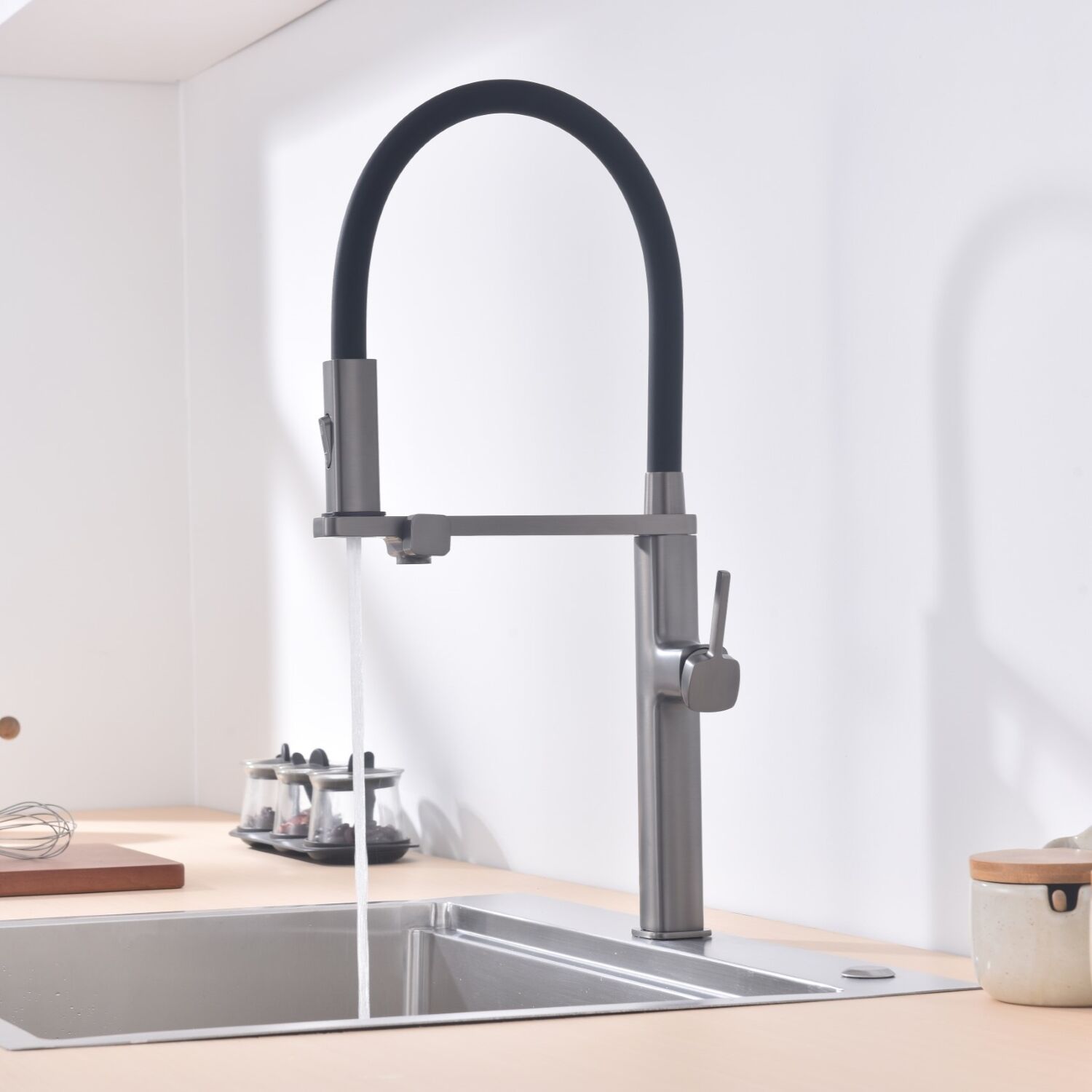 Смеситель Vincea VKF-119GM для кухни, с гибким изливом, цвет вороненая сталь - фото 1