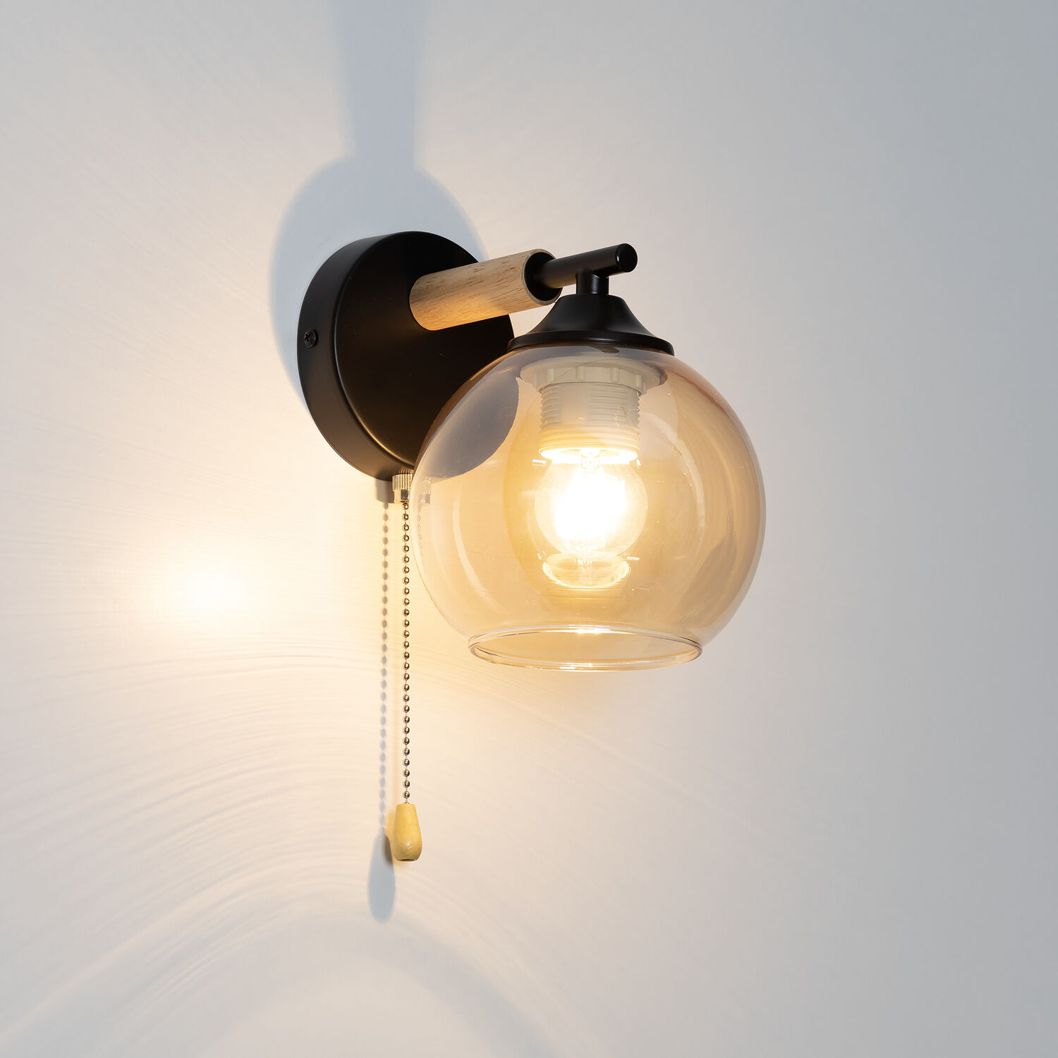 Бра Citilux Tika CL133411, арматура черная, плафоны стекло шампань - фото 1