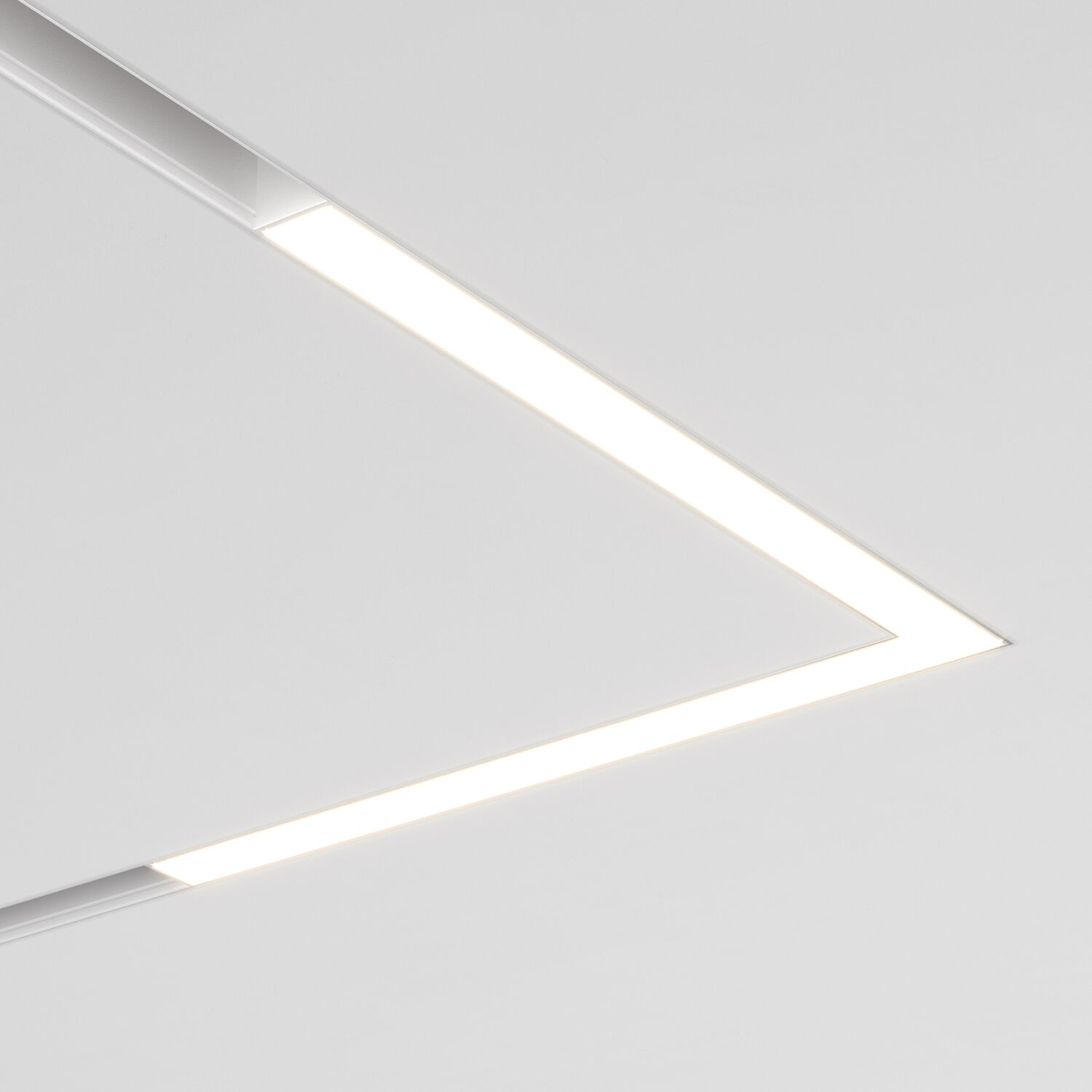 Трековый светильник Maytoni Basis Angle TR042-2-24W4K-W, арматура белая    - фото 1