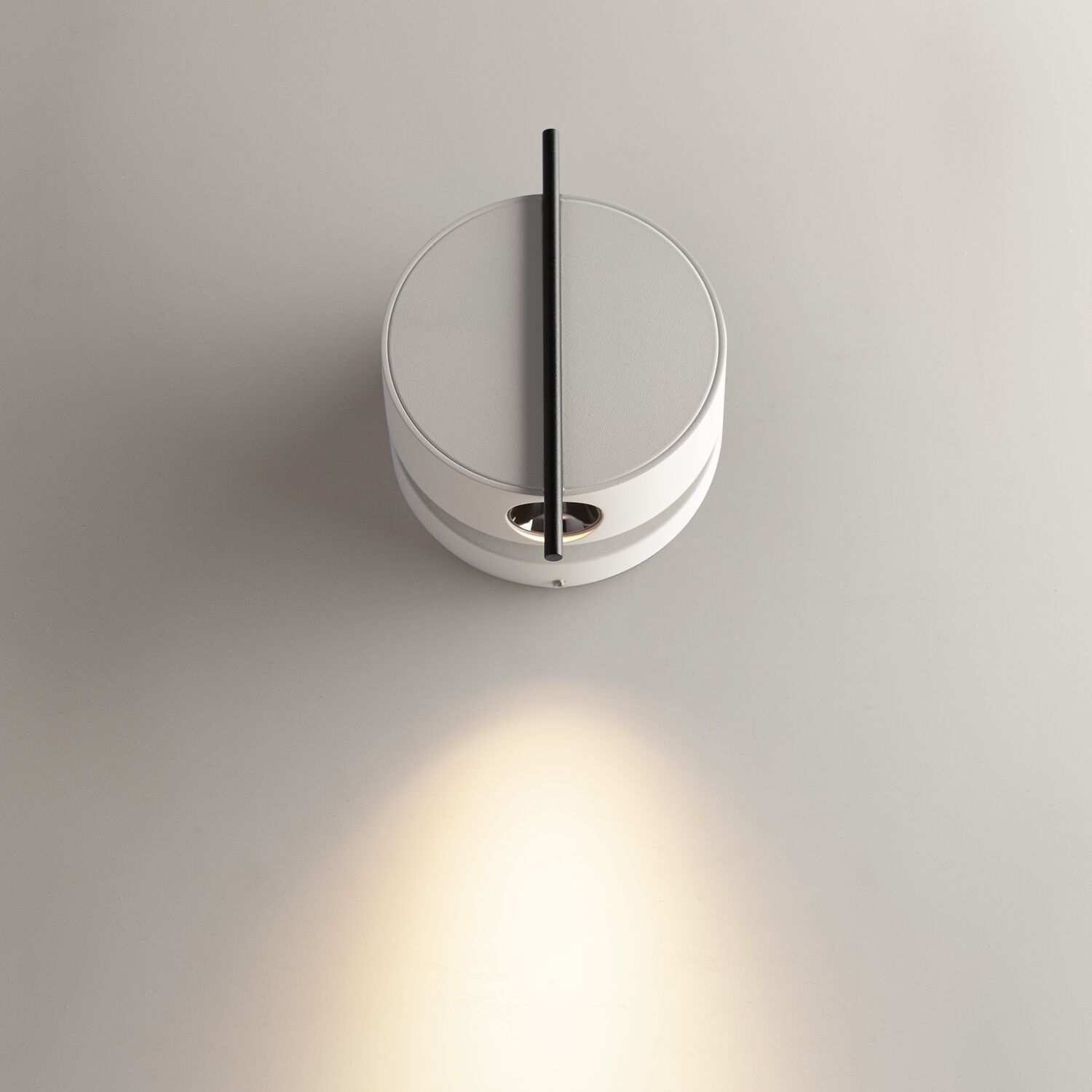 Бра Maytoni Nuance MOD180WL-L4W3K, арматура белая    - фото 1