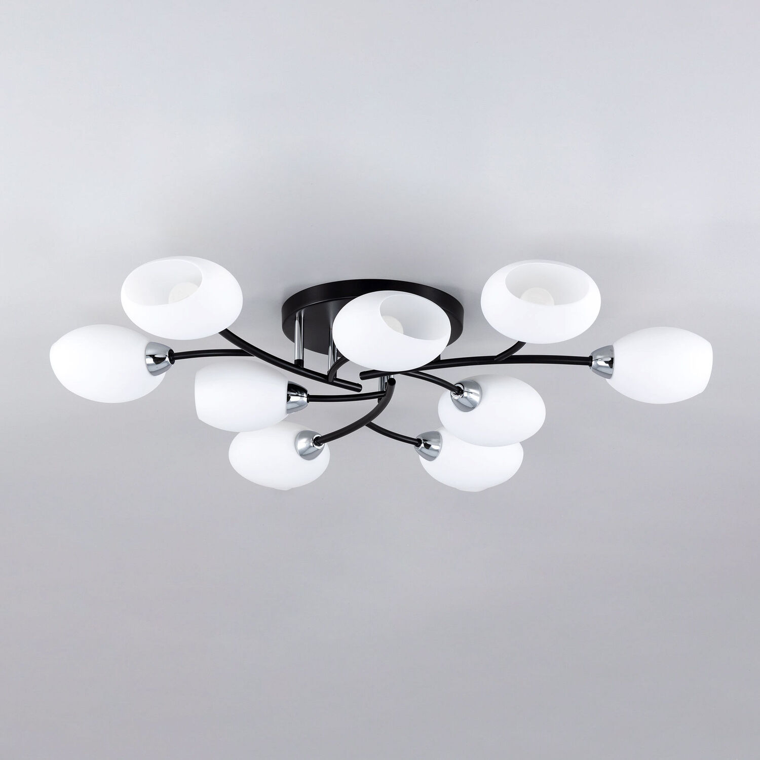 Потолочная люстра Citilux Флорида CL148195, арматура черная, плафоны стекло белое - фото 1