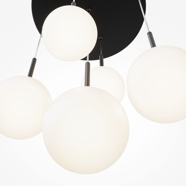 Подвесной светильник Maytoni Basic Form MOD321PL-05B, арматура матовая черная, плафон стекло белое - фото 1