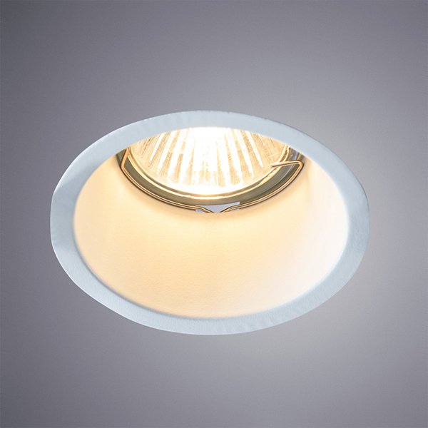 Точечный светильник Arte Lamp Grus A6667PL-1WH, арматура белая, 8х8 см - фото 1