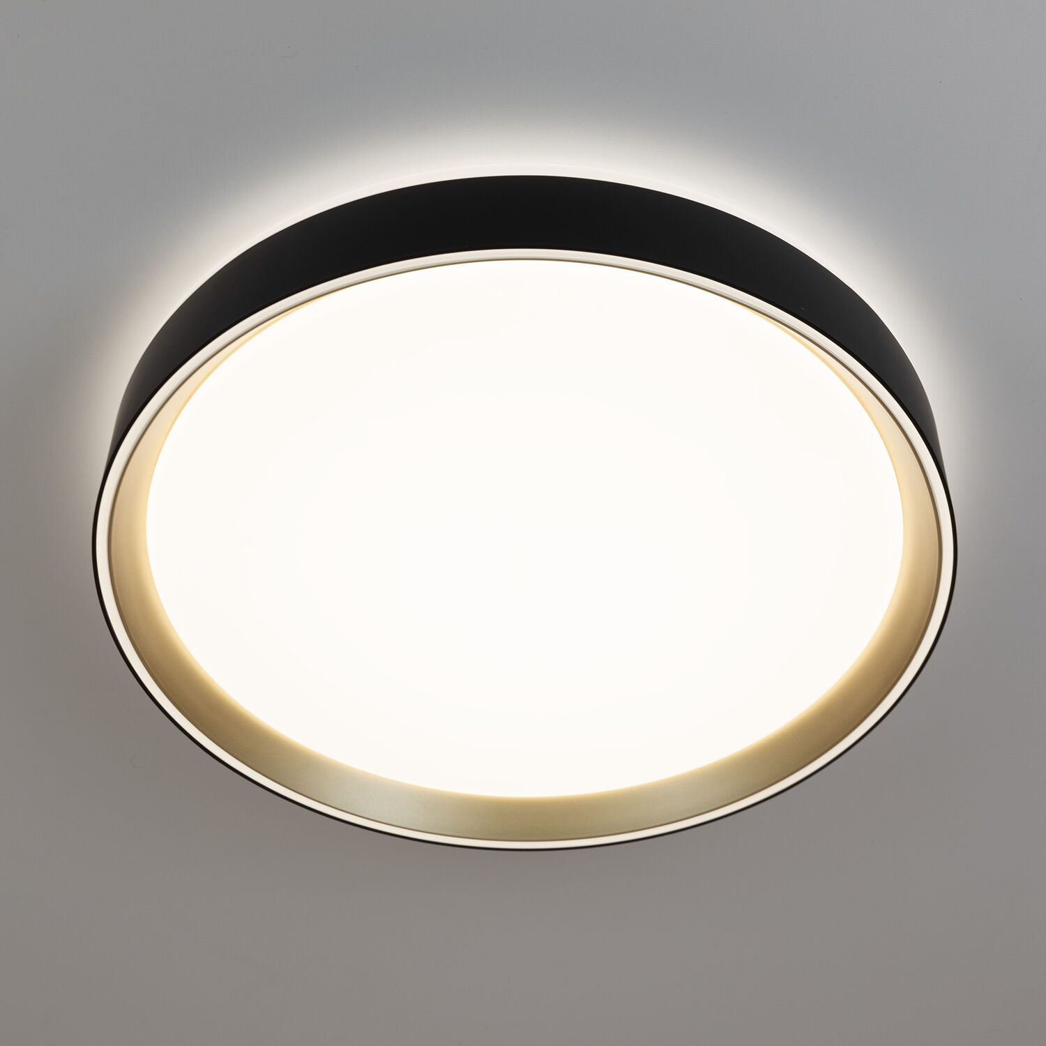 Потолочный светильник Citilux Boss CL751351G, арматура белая, плафоны полимер черный / золото - фото 1