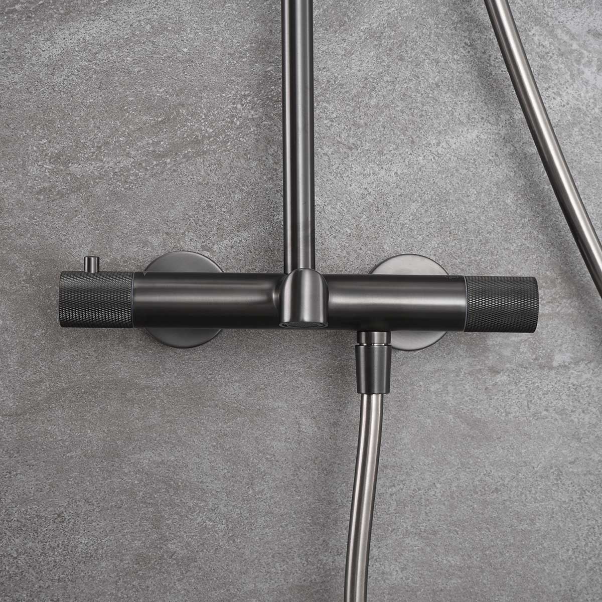 Душевая стойка Vincea Desire VSFS-1D1TGM, с верхним душем, термостатическим смесителем, цвет вороненая сталь - фото 1